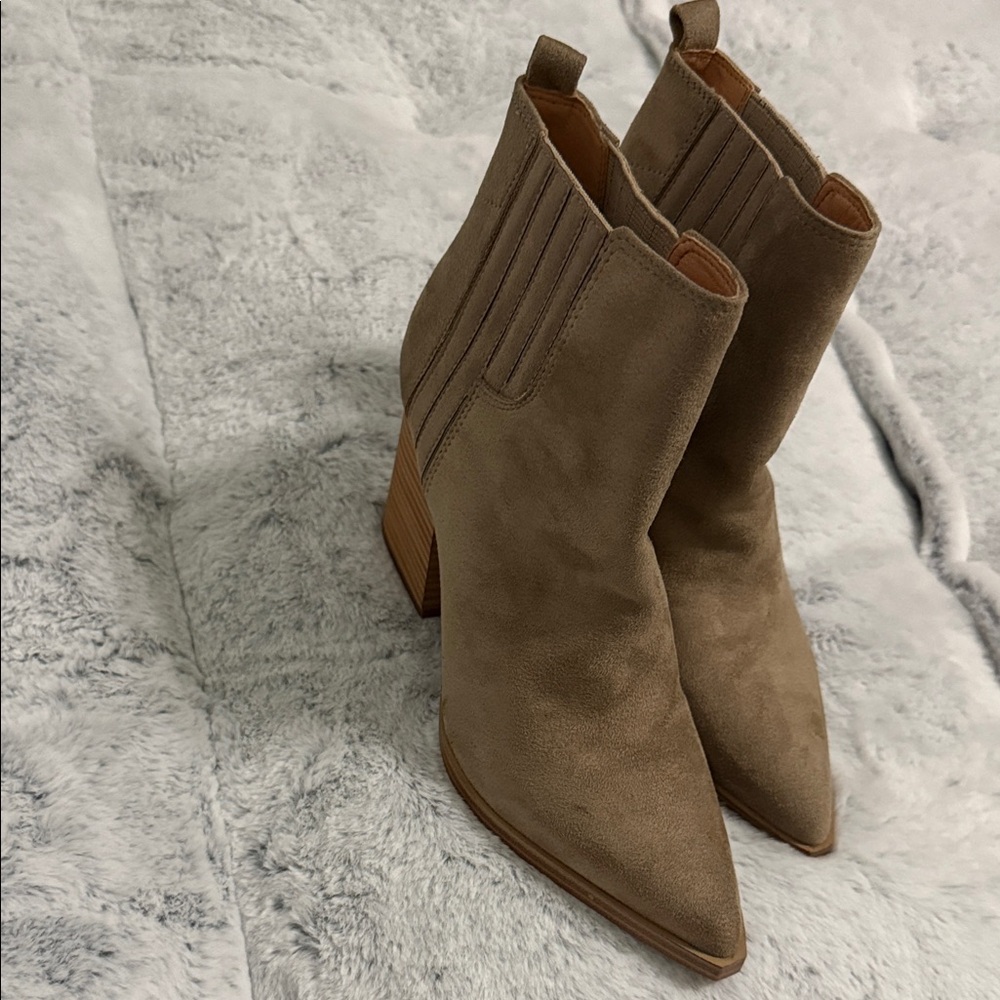 Stylish Tan Ankle Boots for Women